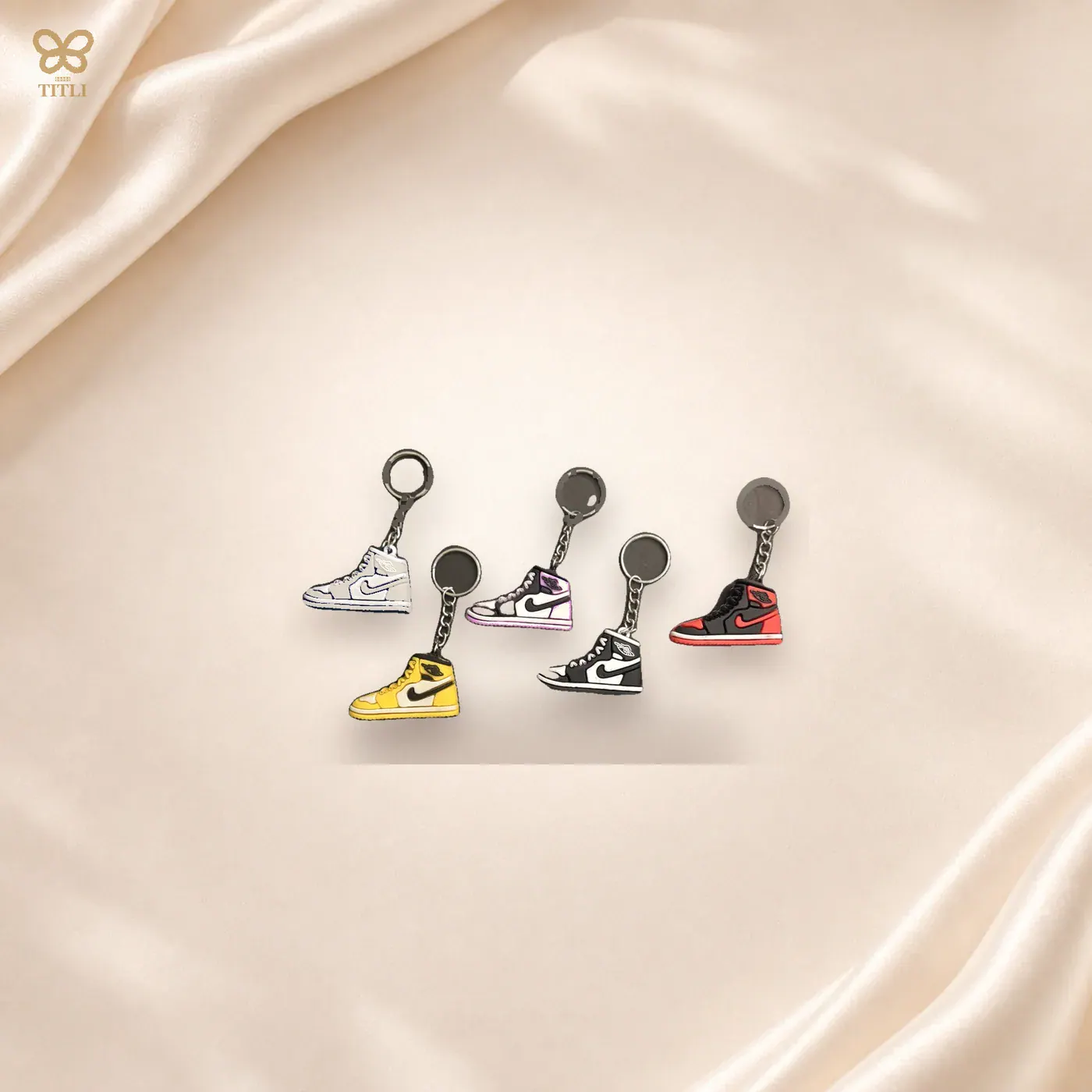 Sneaker keychains in five colours
